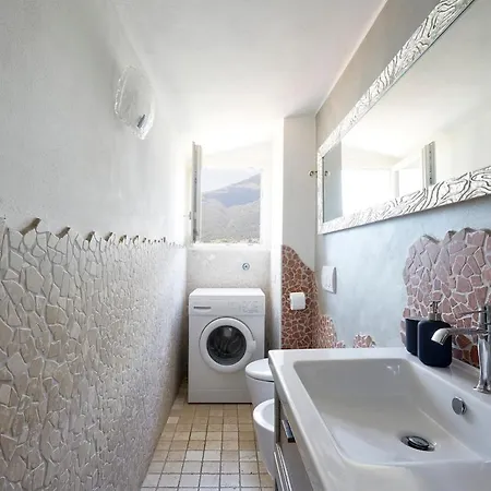 Apartment Casa Romantica -terrace 40sqm, Wonderful View Dervio