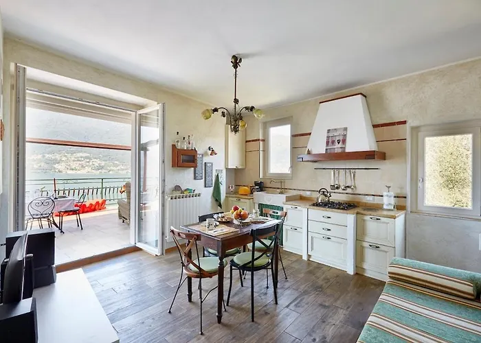 Casa Romantica -terrace 40sqm, Wonderful View Apartamento Dervio