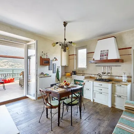 Casa Romantica -terrace 40sqm, Wonderful View Appartement Dervio